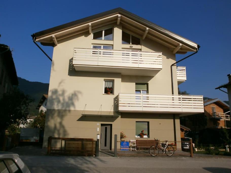 Appartamento Luminoso, Giardino, Vista Dolomiti. 巴塞尔加·迪·皮纳 外观 照片