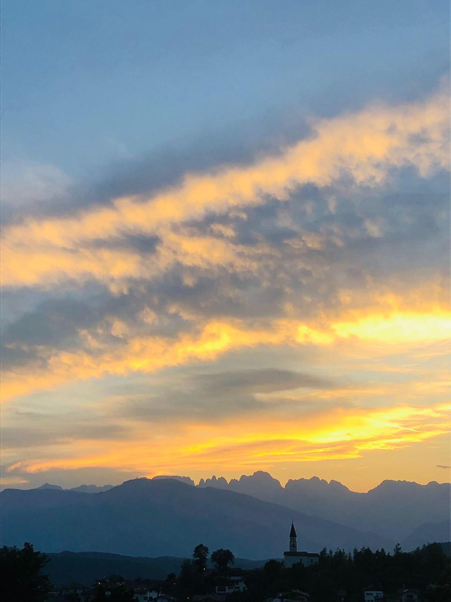 Appartamento Luminoso, Giardino, Vista Dolomiti. 巴塞尔加·迪·皮纳 外观 照片